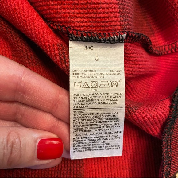 Old Navy, size L, buffalo plaid waffle knit long sleeve top - Picture 4 of 4